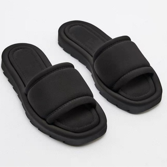 Zara Black Slides - Picture 2 of 3